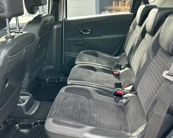 Белый Рено Сценик, объемом двигателя 1.5 л и пробегом 148 тыс. км за 8400 $, фото 128 на Automoto.ua