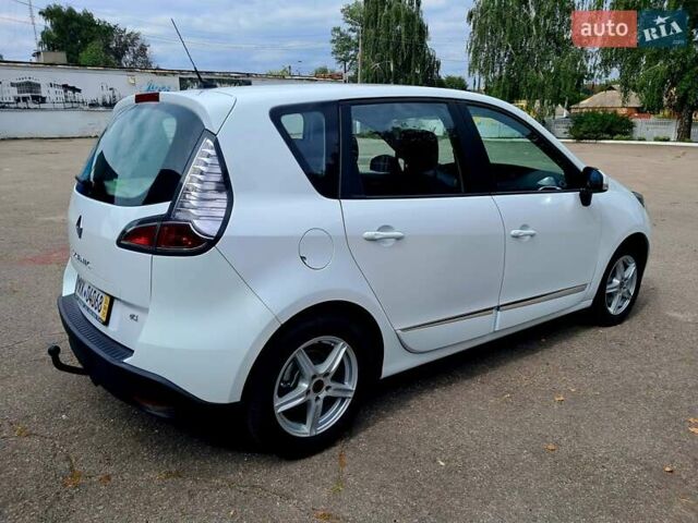 Белый Рено Сценик, объемом двигателя 1.5 л и пробегом 248 тыс. км за 8700 $, фото 4 на Automoto.ua