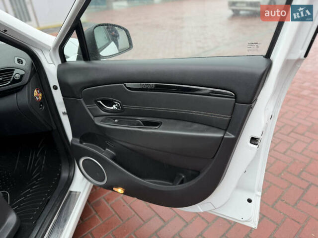 Белый Рено Сценик, объемом двигателя 1.6 л и пробегом 260 тыс. км за 7950 $, фото 51 на Automoto.ua