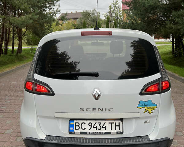 Белый Рено Сценик, объемом двигателя 1.46 л и пробегом 289 тыс. км за 6800 $, фото 5 на Automoto.ua