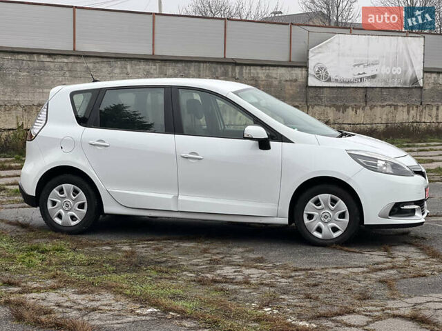 Белый Рено Сценик, объемом двигателя 1.46 л и пробегом 190 тыс. км за 9750 $, фото 10 на Automoto.ua