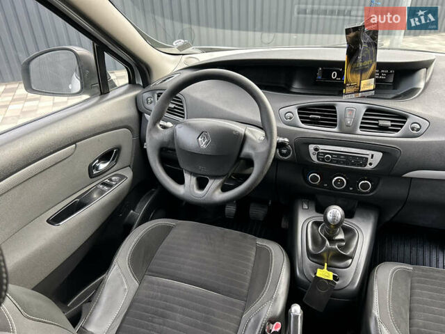 Белый Рено Сценик, объемом двигателя 1.5 л и пробегом 148 тыс. км за 8400 $, фото 86 на Automoto.ua