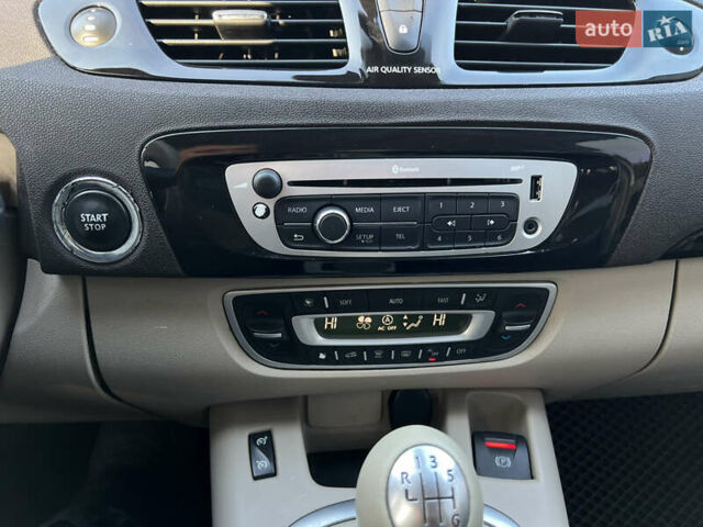 Білий Рено Сценік, об'ємом двигуна 1.6 л та пробігом 253 тис. км за 8750 $, фото 17 на Automoto.ua