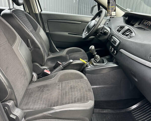 Белый Рено Сценик, объемом двигателя 1.5 л и пробегом 148 тыс. км за 8400 $, фото 12 на Automoto.ua