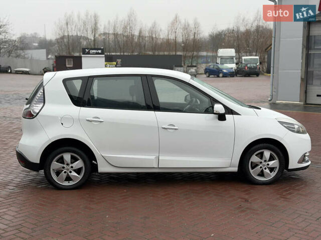 Белый Рено Сценик, объемом двигателя 1.6 л и пробегом 260 тыс. км за 7950 $, фото 12 на Automoto.ua