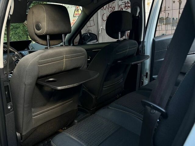 Белый Рено Сценик, объемом двигателя 1.46 л и пробегом 293 тыс. км за 6700 $, фото 11 на Automoto.ua
