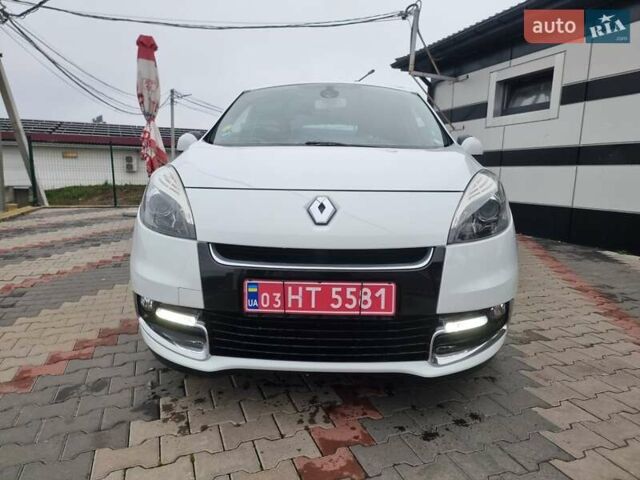 Белый Рено Сценик, объемом двигателя 1.5 л и пробегом 223 тыс. км за 8400 $, фото 2 на Automoto.ua