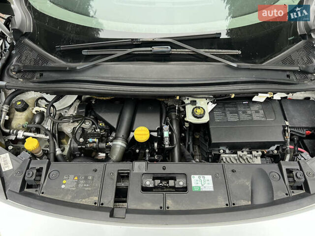 Белый Рено Сценик, объемом двигателя 1.46 л и пробегом 289 тыс. км за 6300 $, фото 6 на Automoto.ua