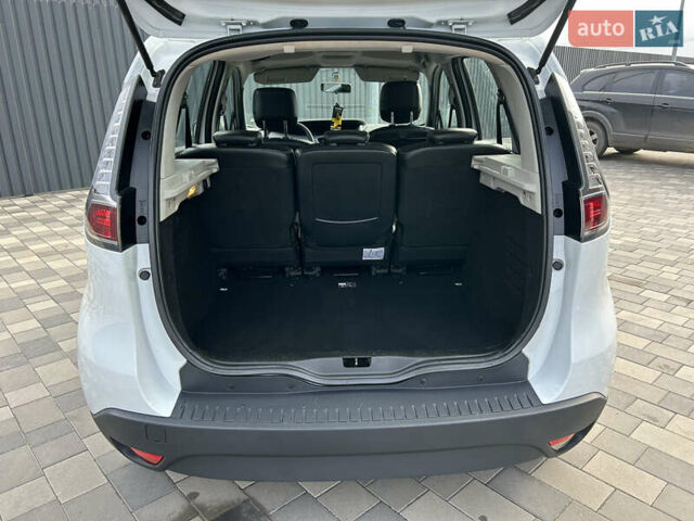 Белый Рено Сценик, объемом двигателя 1.5 л и пробегом 148 тыс. км за 8400 $, фото 47 на Automoto.ua