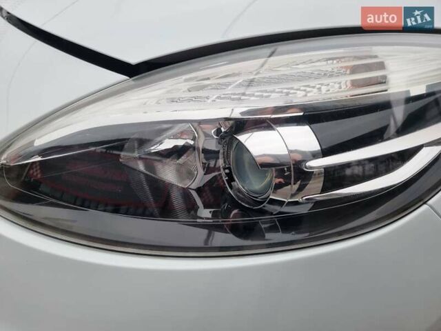 Белый Рено Сценик, объемом двигателя 1.5 л и пробегом 223 тыс. км за 8400 $, фото 46 на Automoto.ua