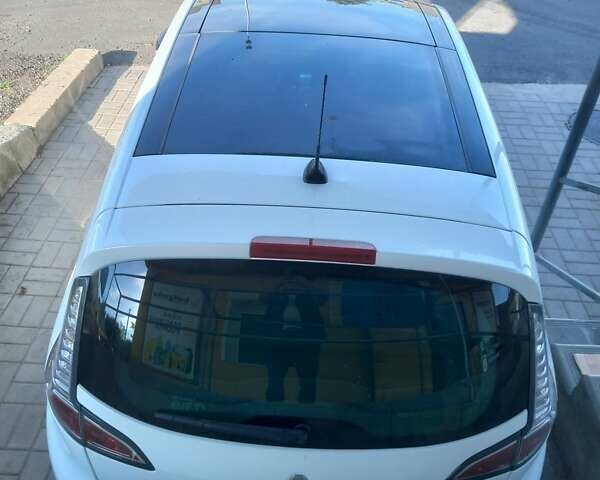 Белый Рено Сценик, объемом двигателя 1.6 л и пробегом 205 тыс. км за 9800 $, фото 4 на Automoto.ua