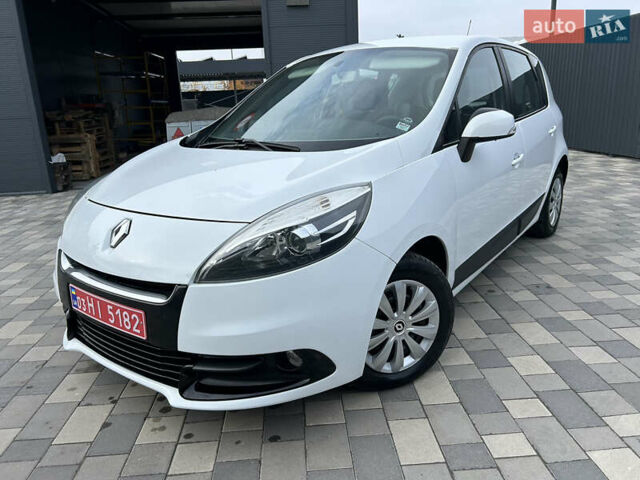 Белый Рено Сценик, объемом двигателя 1.5 л и пробегом 148 тыс. км за 8400 $, фото 1 на Automoto.ua
