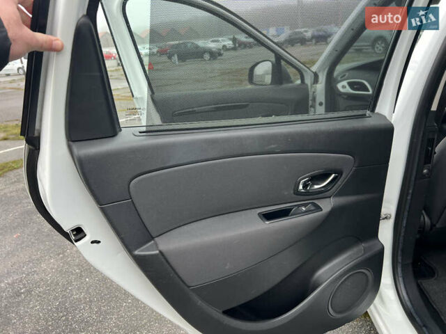 Белый Рено Сценик, объемом двигателя 1.46 л и пробегом 190 тыс. км за 9750 $, фото 28 на Automoto.ua
