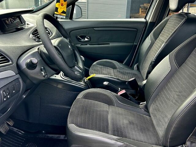 Белый Рено Сценик, объемом двигателя 1.5 л и пробегом 148 тыс. км за 8500 $, фото 8 на Automoto.ua