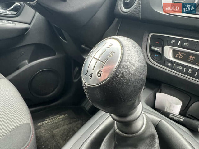 Белый Рено Сценик, объемом двигателя 1.46 л и пробегом 190 тыс. км за 9750 $, фото 39 на Automoto.ua