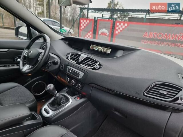 Белый Рено Сценик, объемом двигателя 1.5 л и пробегом 223 тыс. км за 8400 $, фото 37 на Automoto.ua