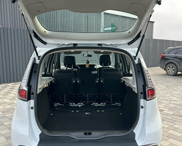 Белый Рено Сценик, объемом двигателя 1.5 л и пробегом 148 тыс. км за 8400 $, фото 59 на Automoto.ua