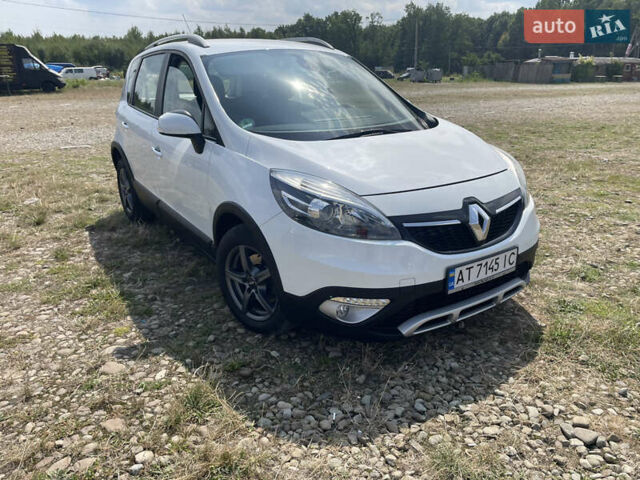 Белый Рено Сценик, объемом двигателя 1.5 л и пробегом 299 тыс. км за 8900 $, фото 3 на Automoto.ua