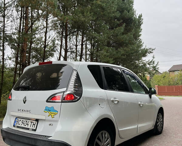 Белый Рено Сценик, объемом двигателя 1.46 л и пробегом 289 тыс. км за 6800 $, фото 4 на Automoto.ua