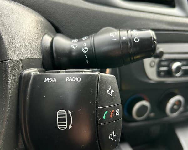 Белый Рено Сценик, объемом двигателя 1.5 л и пробегом 148 тыс. км за 8400 $, фото 23 на Automoto.ua