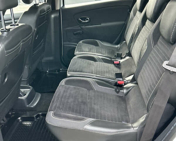 Белый Рено Сценик, объемом двигателя 1.5 л и пробегом 148 тыс. км за 8400 $, фото 84 на Automoto.ua