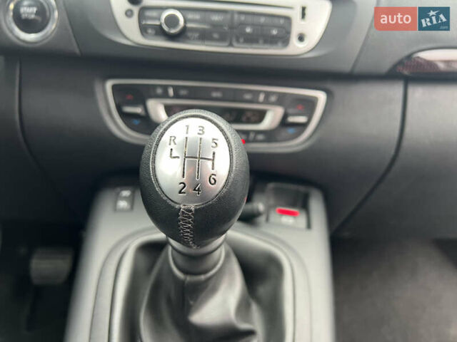 Белый Рено Сценик, объемом двигателя 1.46 л и пробегом 190 тыс. км за 9750 $, фото 44 на Automoto.ua