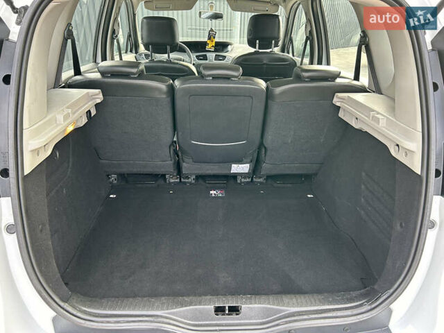 Белый Рено Сценик, объемом двигателя 1.5 л и пробегом 148 тыс. км за 8400 $, фото 49 на Automoto.ua