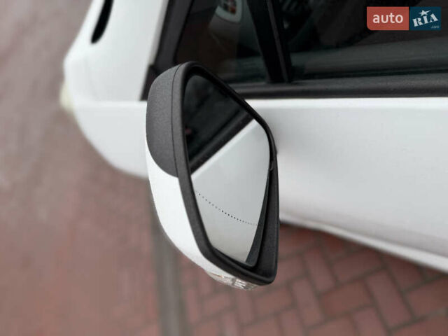 Белый Рено Сценик, объемом двигателя 1.6 л и пробегом 260 тыс. км за 7950 $, фото 21 на Automoto.ua