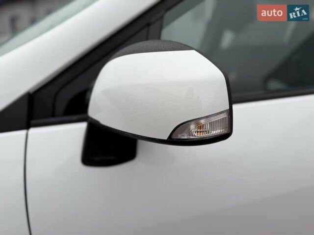 Белый Рено Сценик, объемом двигателя 1.6 л и пробегом 260 тыс. км за 7950 $, фото 19 на Automoto.ua