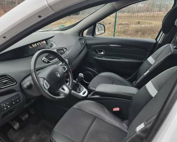 Белый Рено Сценик, объемом двигателя 1.5 л и пробегом 223 тыс. км за 8400 $, фото 39 на Automoto.ua