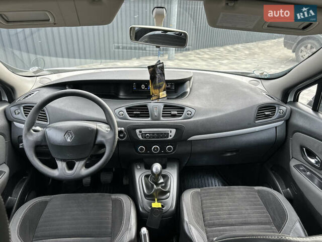 Белый Рено Сценик, объемом двигателя 1.5 л и пробегом 148 тыс. км за 8400 $, фото 88 на Automoto.ua