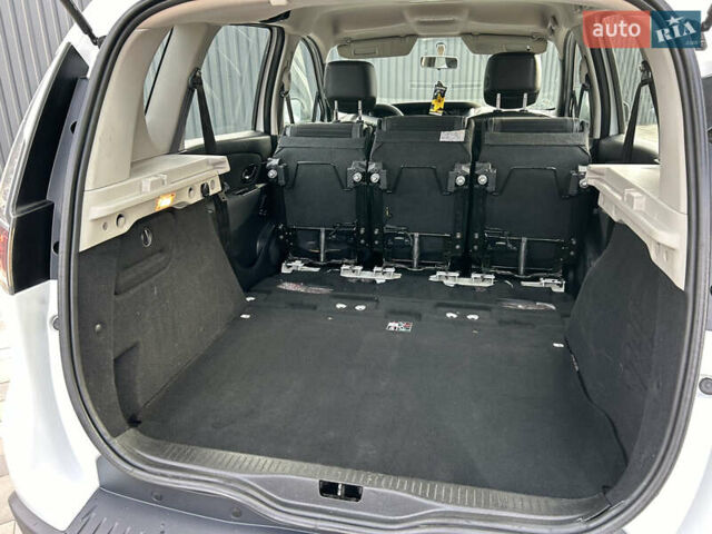 Белый Рено Сценик, объемом двигателя 1.5 л и пробегом 148 тыс. км за 8400 $, фото 56 на Automoto.ua