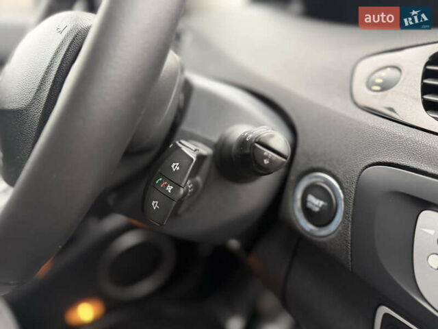 Белый Рено Сценик, объемом двигателя 1.6 л и пробегом 260 тыс. км за 7950 $, фото 64 на Automoto.ua