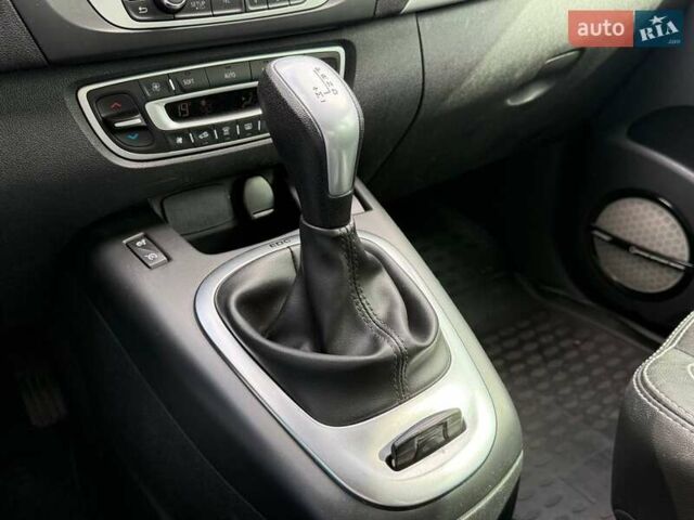 Белый Рено Сценик, объемом двигателя 1.46 л и пробегом 235 тыс. км за 8790 $, фото 28 на Automoto.ua