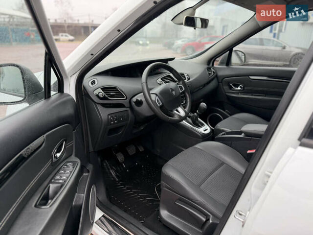 Белый Рено Сценик, объемом двигателя 1.6 л и пробегом 260 тыс. км за 7950 $, фото 22 на Automoto.ua