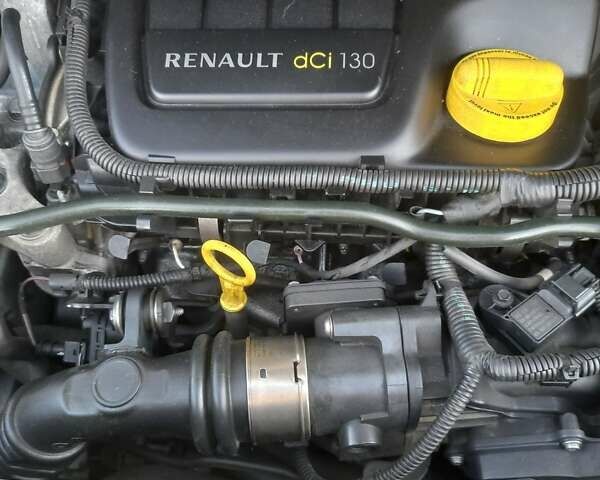 Белый Рено Сценик, объемом двигателя 1.6 л и пробегом 205 тыс. км за 9800 $, фото 7 на Automoto.ua