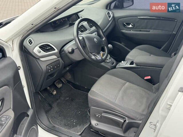 Білий Рено Сценік, об'ємом двигуна 1.46 л та пробігом 210 тис. км за 9299 $, фото 11 на Automoto.ua