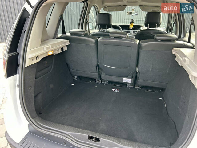 Белый Рено Сценик, объемом двигателя 1.5 л и пробегом 148 тыс. км за 8400 $, фото 52 на Automoto.ua