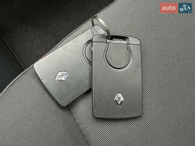Белый Рено Сценик, объемом двигателя 1.46 л и пробегом 190 тыс. км за 9750 $, фото 47 на Automoto.ua