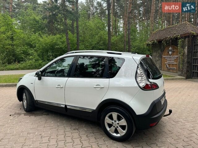 Белый Рено Сценик, объемом двигателя 1.5 л и пробегом 210 тыс. км за 9700 $, фото 4 на Automoto.ua