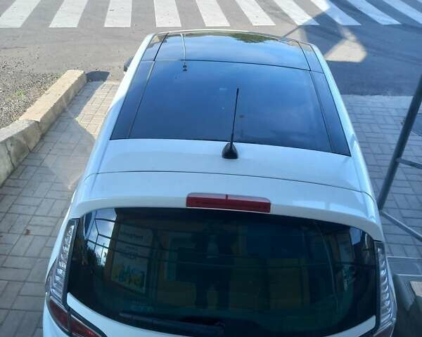 Белый Рено Сценик, объемом двигателя 1.6 л и пробегом 205 тыс. км за 9800 $, фото 5 на Automoto.ua