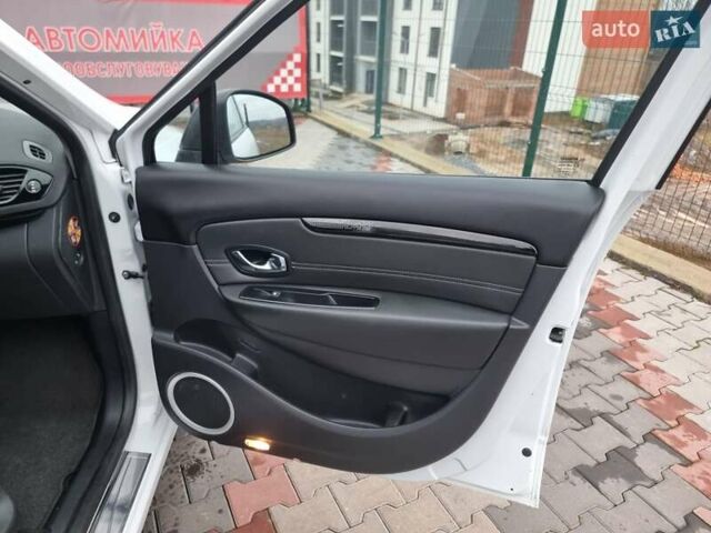 Белый Рено Сценик, объемом двигателя 1.5 л и пробегом 223 тыс. км за 8400 $, фото 34 на Automoto.ua