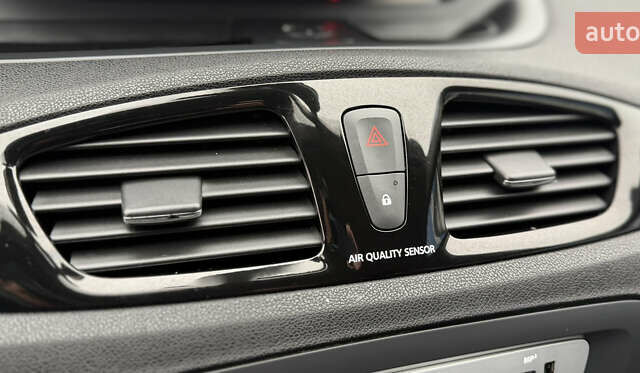 Белый Рено Сценик, объемом двигателя 1.6 л и пробегом 260 тыс. км за 7950 $, фото 35 на Automoto.ua