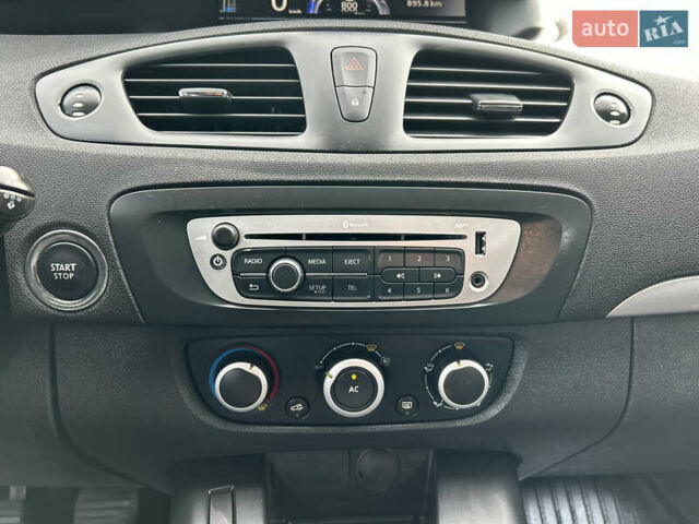 Белый Рено Сценик, объемом двигателя 1.5 л и пробегом 148 тыс. км за 8400 $, фото 26 на Automoto.ua