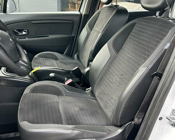 Белый Рено Сценик, объемом двигателя 1.5 л и пробегом 148 тыс. км за 8400 $, фото 126 на Automoto.ua