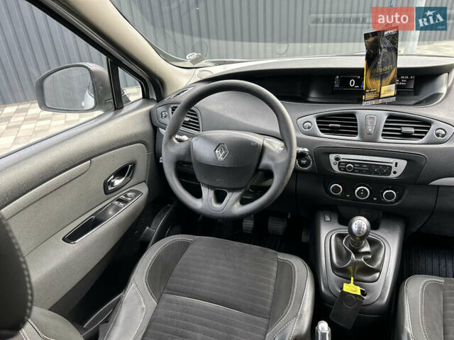 Белый Рено Сценик, объемом двигателя 1.5 л и пробегом 148 тыс. км за 8400 $, фото 135 на Automoto.ua
