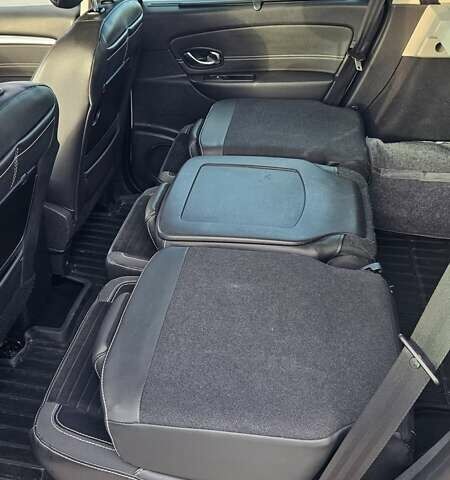 Білий Рено Сценік, об'ємом двигуна 1.6 л та пробігом 122 тис. км за 9800 $, фото 16 на Automoto.ua