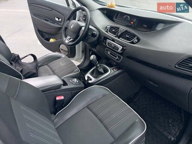 Белый Рено Сценик, объемом двигателя 1.5 л и пробегом 265 тыс. км за 6400 $, фото 15 на Automoto.ua