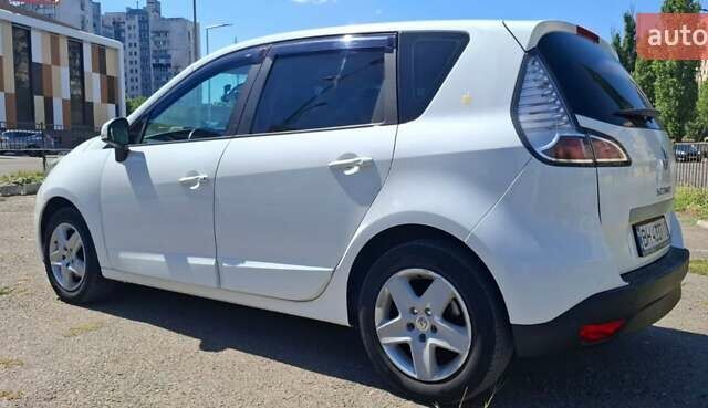 Белый Рено Сценик, объемом двигателя 1.46 л и пробегом 215 тыс. км за 9800 $, фото 6 на Automoto.ua