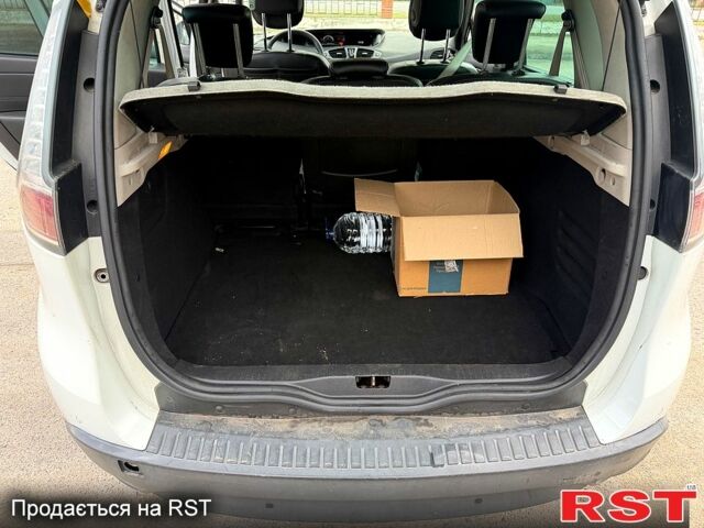 Белый Рено Сценик, объемом двигателя 1.5 л и пробегом 265 тыс. км за 6800 $, фото 10 на Automoto.ua